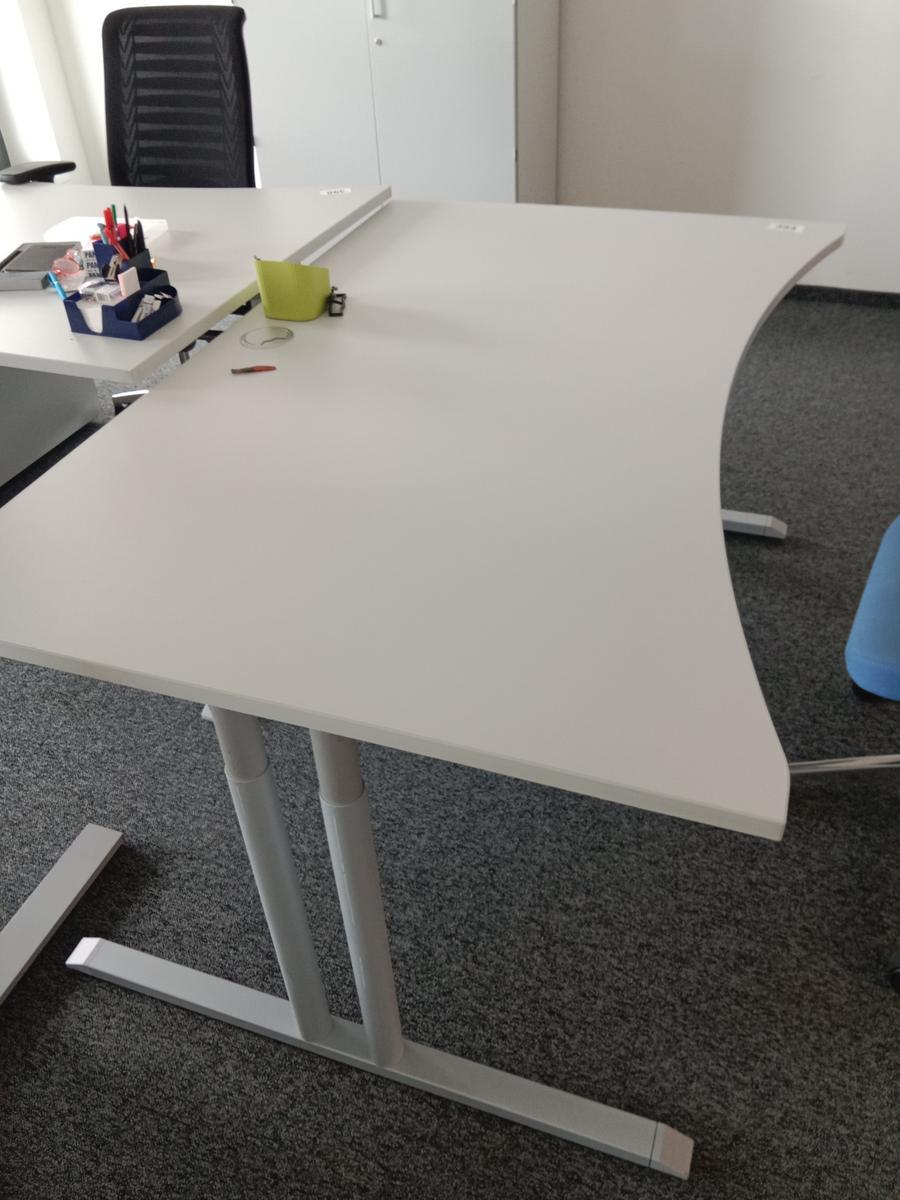 Schreibtisch ca. 160 x 100 cm?d=2026-08-26 22:20:45