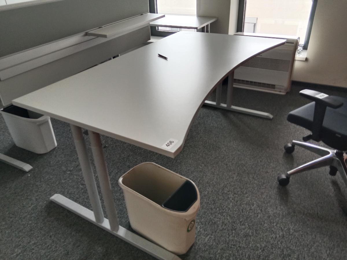 Schreibtisch HALI mit R&uuml;ckwand ca. 180 x 100 cm?d=2026-08-26 22:20:17