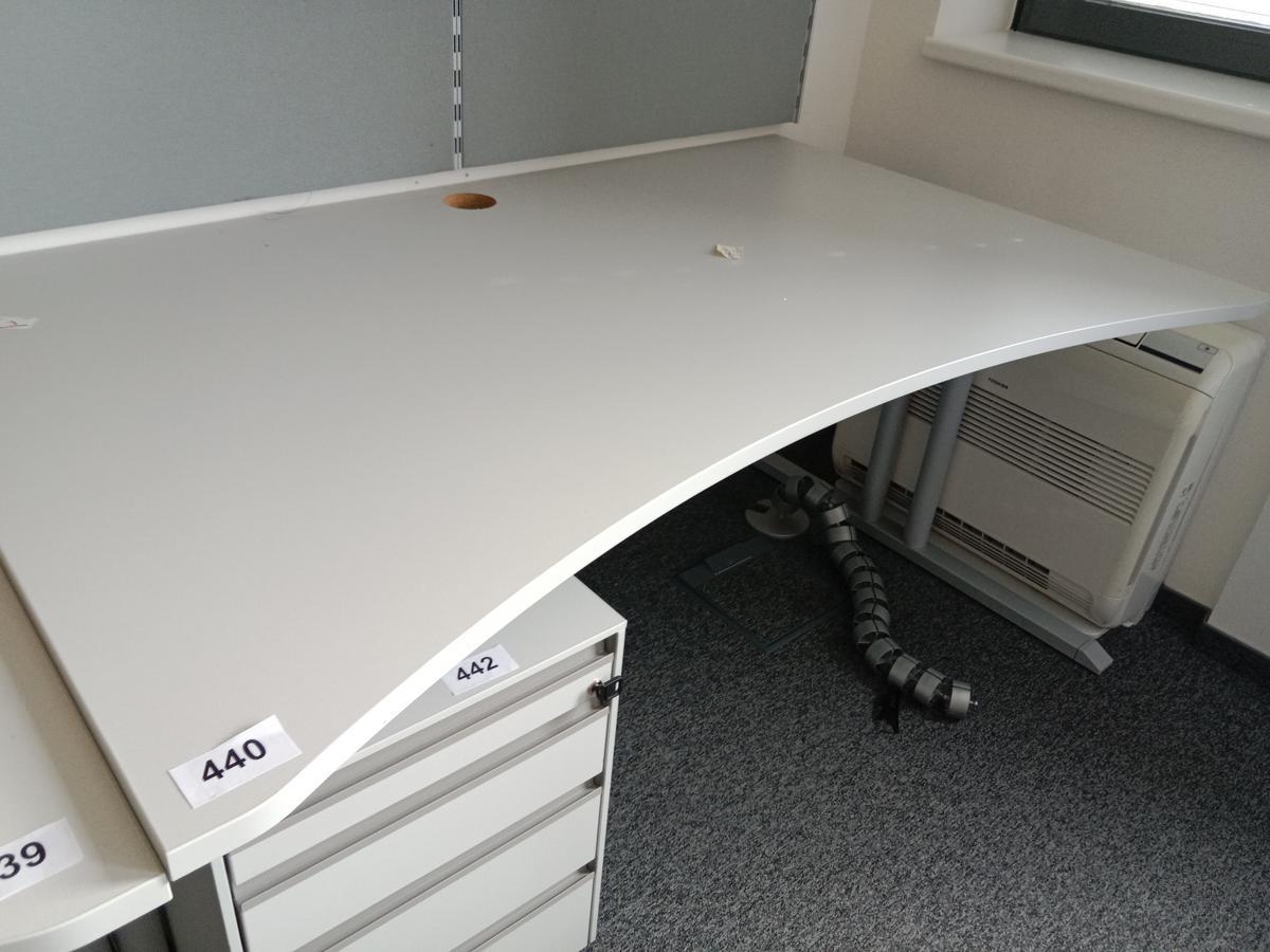 HALI Schreibtisch ca. 160 x 80 - 100 cm?d=2026-08-26 22:21:07