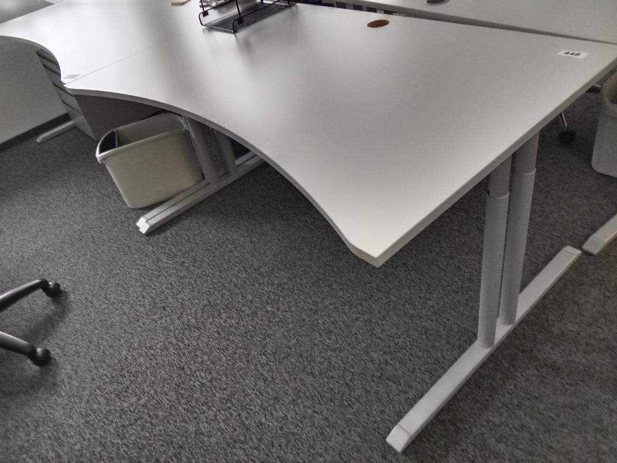HALI Schreibtisch ca. 160 x 100 - 80 cm?d=2026-08-26 22:20:47