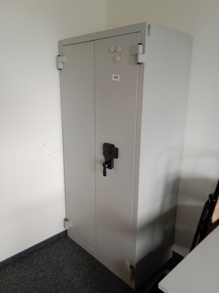 Feuerfester Blechschrank 95 x 56 x 195 cm?d=2026-08-26 22:21:04