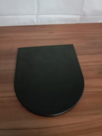 WC-Sitz, Schwarz, Typ UF, ca. 44 x 36 cm