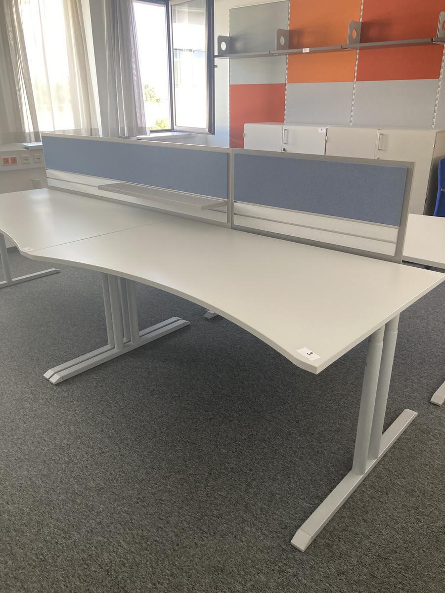 Schreibtisch ohne R&uuml;ckwand, geschwungen, Ma&szlig;e: ca. 160 x 85 x 100 cm?d=2026-09-01 15:39:15