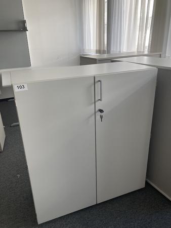 Aktenschrank, 3 Ordnerhöhen, Maße: ca.100 x 45 x 113 cm Aktenschrank, 3 Ordnerhöhen, Maße: ca.100 x 45 x 113 cm