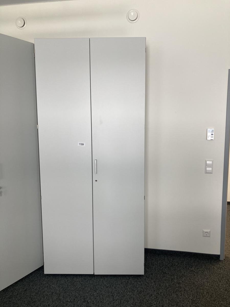 Aktenschrank mit H&auml;ngeregisterausz&uuml;gen, Ma&szlig;e: ca. B 100 x 45 x 230 cm?d=2026-09-01 15:38:44