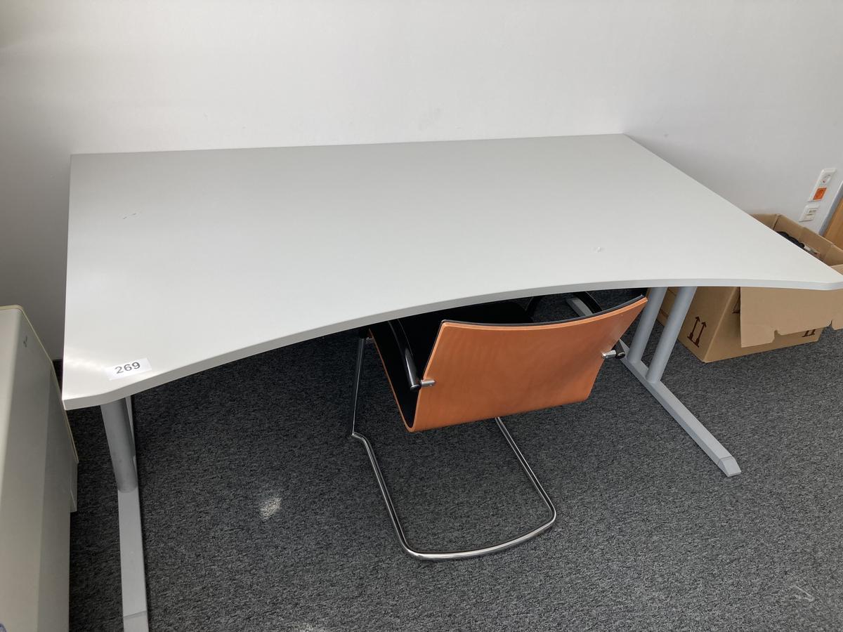 Schreibtisch ohne R&uuml;ckwand, geschwungen, Ma&szlig;e: ca. 180 x 85 x 100 cm