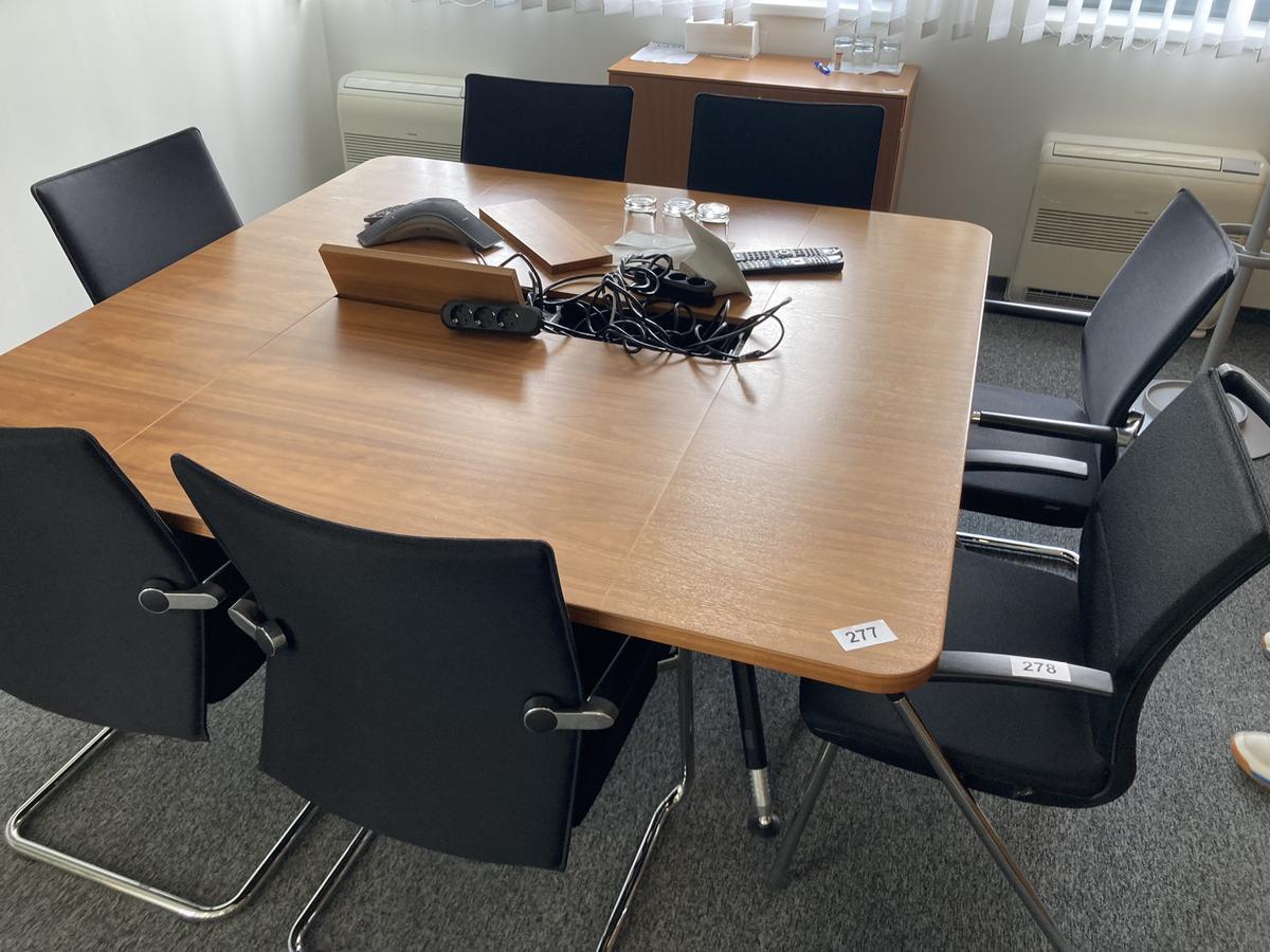 Konferenztisch, Ma&szlig;e: ca. 160 x 160 cm?d=2026-09-01 15:38:27
