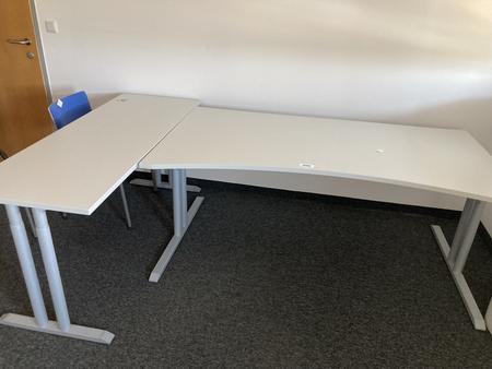 Schreibtisch ohne Rückwand,mit Beistelltisch, geschwungen, Maße: ca. 180 x 85 x 100 cm Schreibtisch ohne Rückwand,mit Beistelltisch, geschwungen, Maße: ca. 180 x 85 x 100 cm
