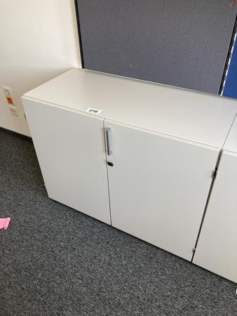 Aktenschrank, 2 Ordnerhöhen, Maße: ca. 100 x 45 x 80 cm Aktenschrank, 2 Ordnerhöhen, Maße: ca. 100 x 45 x 80 cm
