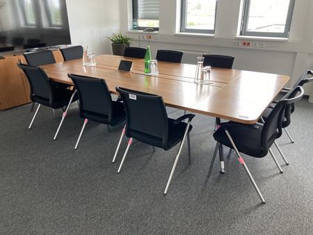 Konferenztisch, 4teilig, Maße: ca. 280 x 160 cm, Maße: ca. 300 x 160 cm Konferenztisch, 4teilig, Maße: ca. 280 x 160 cm, Maße: ca. 300 x 160 cm