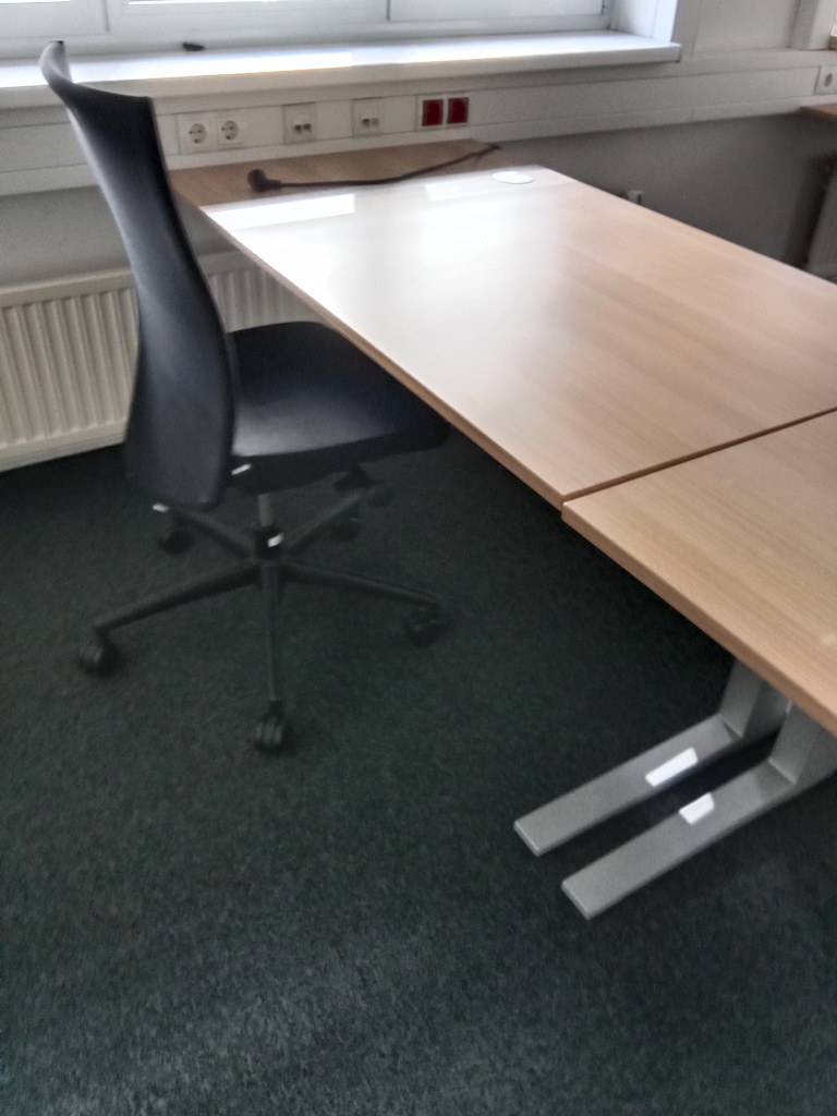 Schreibtisch, Ma&szlig;e L 140 x B 80 cm