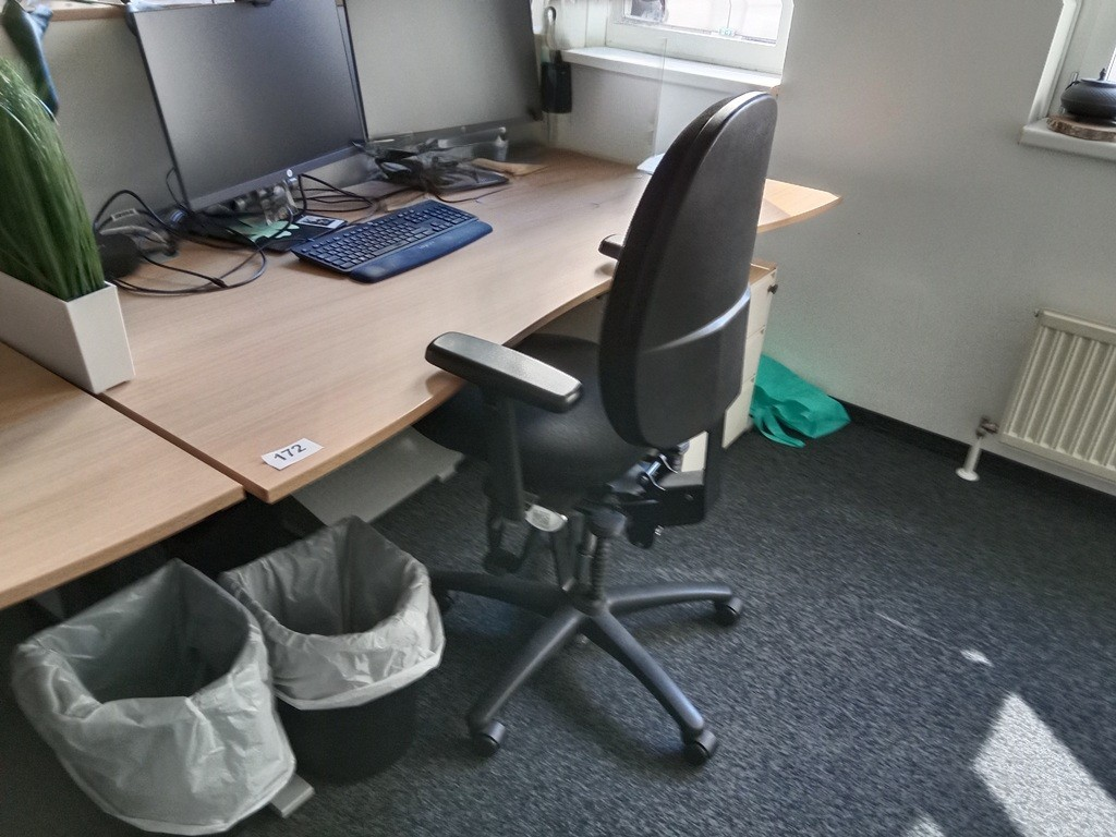 Schreibtisch geschwungen, h&ouml;henverstellbar, Ma&szlig;e: L 180 x B 90 cm