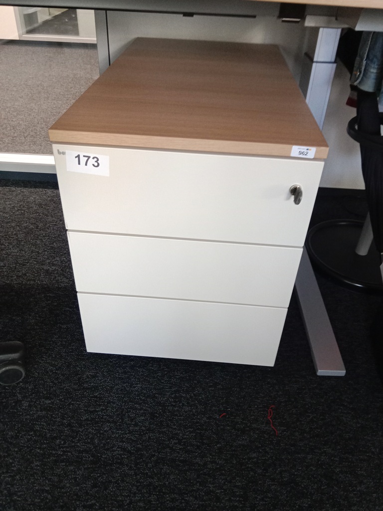 BENE Rollcontainer, Ma&szlig;e: ca T 80 cm x B 43 cm?d=2026-09-03 06:07:48