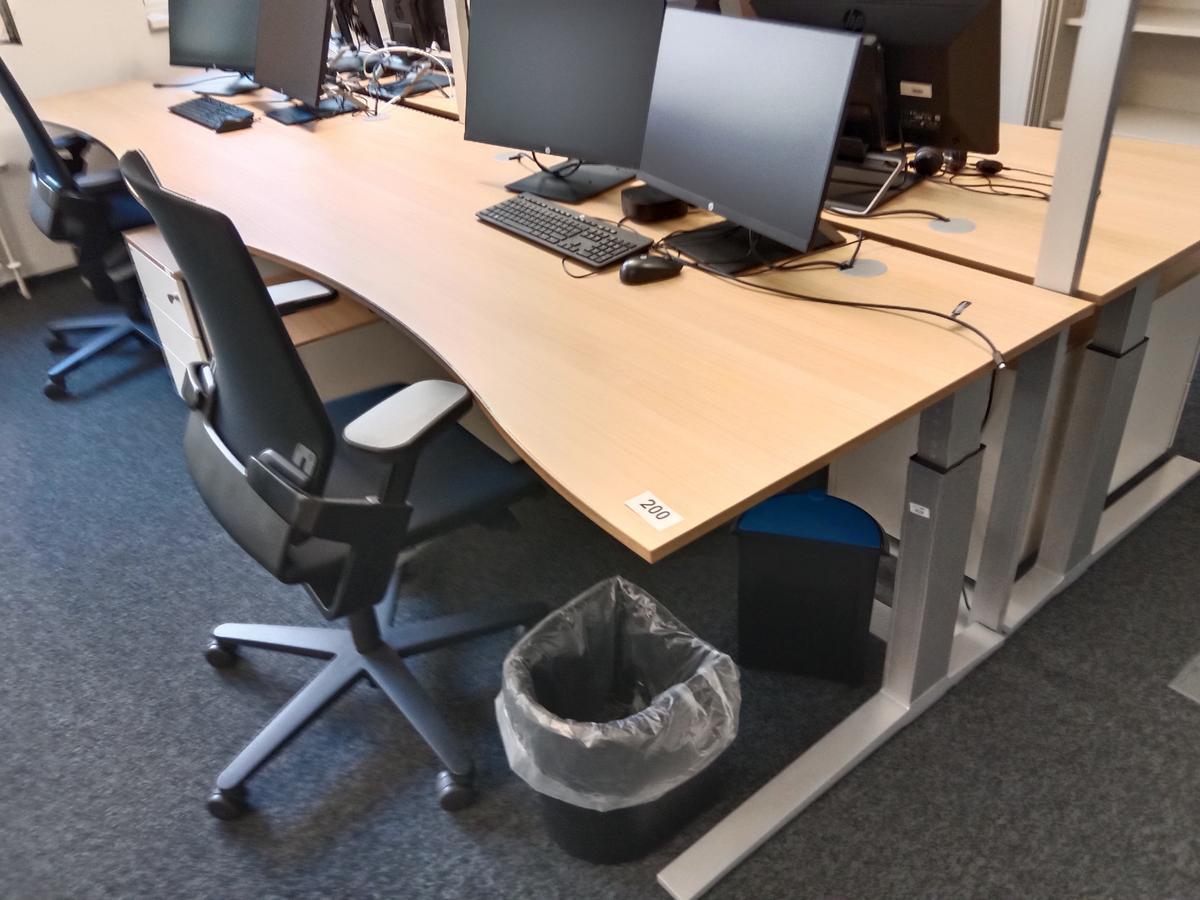 Schreibtisch geschwungen, h&ouml;henverstellbar, Ma&szlig;e: L 180 x B 90 cm?d=2026-09-03 06:07:43
