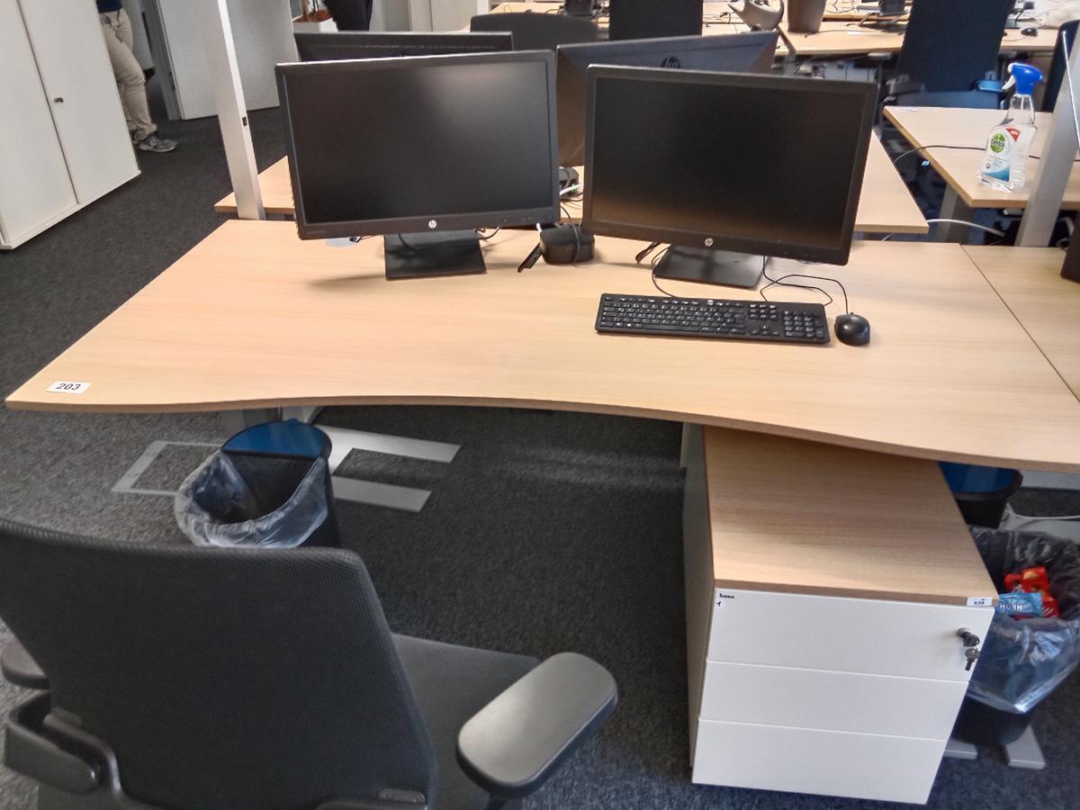 Schreibtisch geschwungen, h&ouml;henverstellbar, Ma&szlig;e: L 180 x B 90 cm
