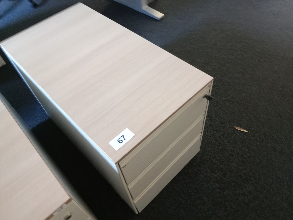 BENE Rollcontainer, Ma&szlig;e: ca T 80 cm x B 43 cm?d=2026-09-03 06:07:59
