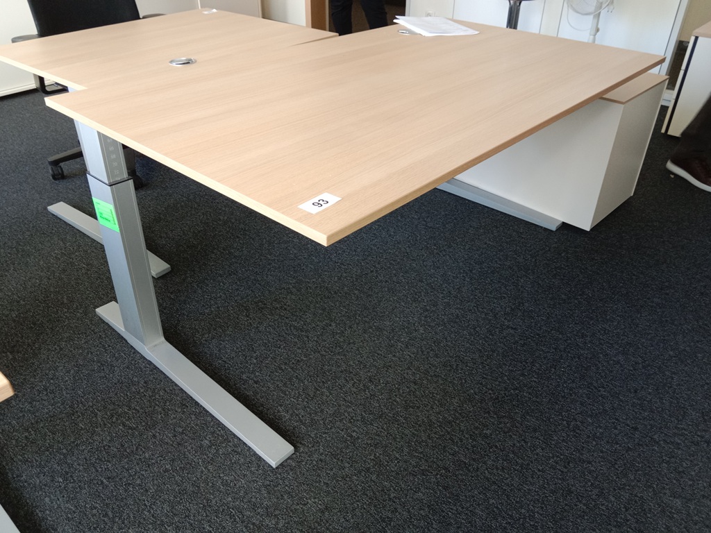 Schreibtisch, Ma&szlig;e L 160 x B 90 cm?d=2026-09-03 06:07:33