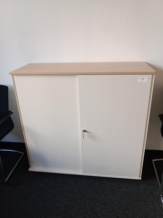 BENE Aktenschrank, 3 Ordnerhöhen, Maße B 120 x T 44 x H 113 cm BENE Aktenschrank, 3 Ordnerhöhen, Maße B 120 x T 44 x H 113 cm