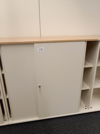 BENE Aktenschrank, 3 Ordnerhöhen, Maße B 120 x T 44 x H 113 cm BENE Aktenschrank, 3 Ordnerhöhen, Maße B 120 x T 44 x H 113 cm