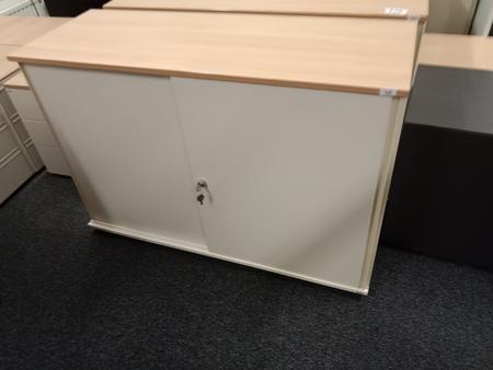 BENE Aktenschrank, 3 Ordnerhöhen, Maße B 120 x T 44 x H 113 cm BENE Aktenschrank, 3 Ordnerhöhen, Maße B 120 x T 44 x H 113 cm
