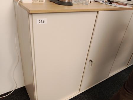 BENE Aktenschrank, 3 Ordnerhöhen, Maße B 120 x T 44 x H 113 cm BENE Aktenschrank, 3 Ordnerhöhen, Maße B 120 x T 44 x H 113 cm