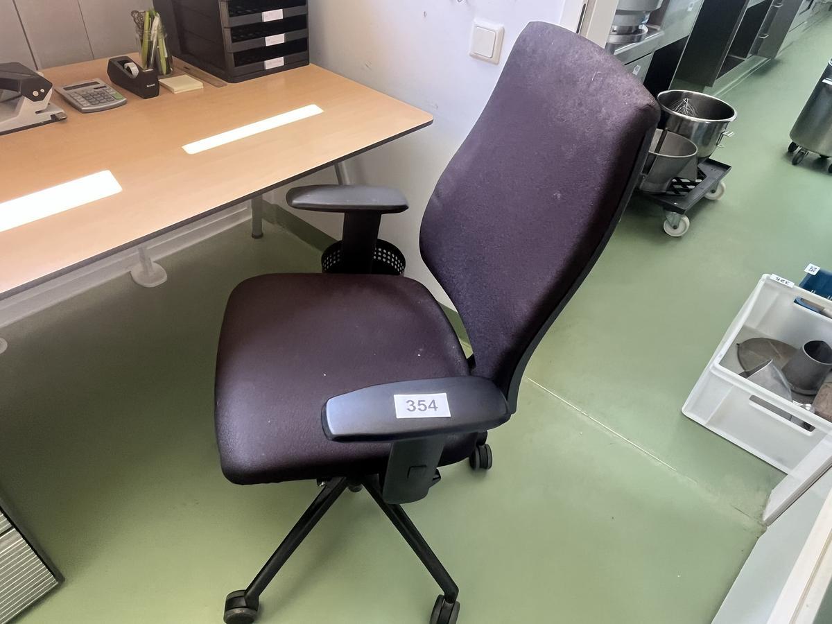 B&uuml;rodrehstuhl mit Armlehne?d=2026-09-07 21:00:33