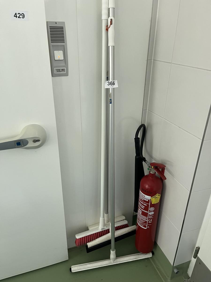 Posten Putzbehelfe K&uuml;chenabzieher usw.?d=2026-09-07 21:00:13