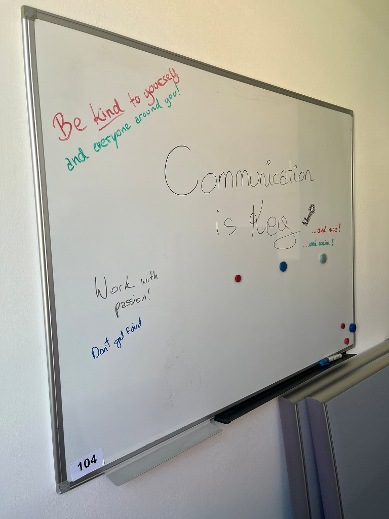 Whiteboard ca. 120 x 90 cm?d=2026-09-09 23:31:01