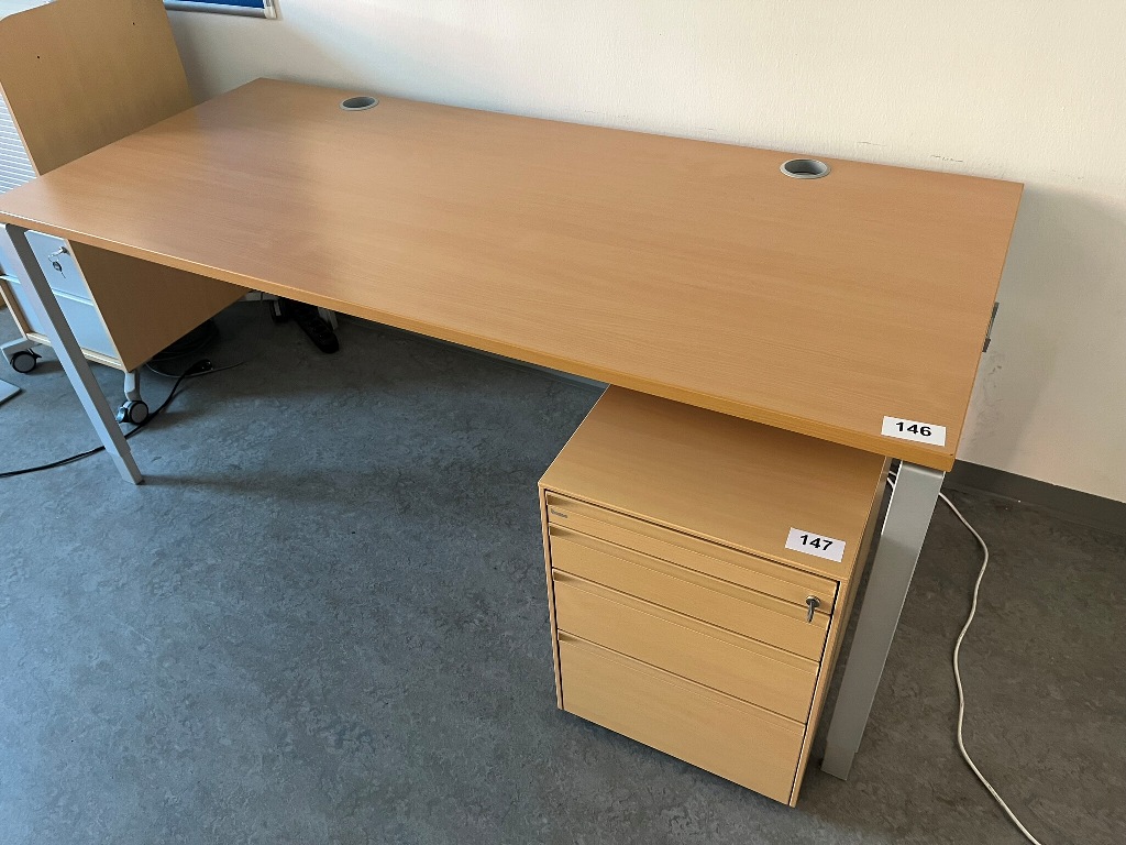 BENE Schreibtisch ca. 180 x 80 cm