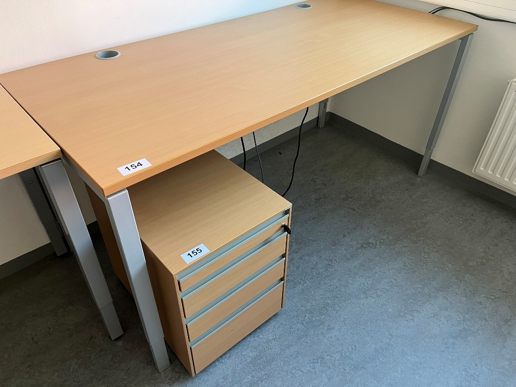 BENE Schreibtisch ca. 180 x 80 cm?d=2026-09-09 23:22:30