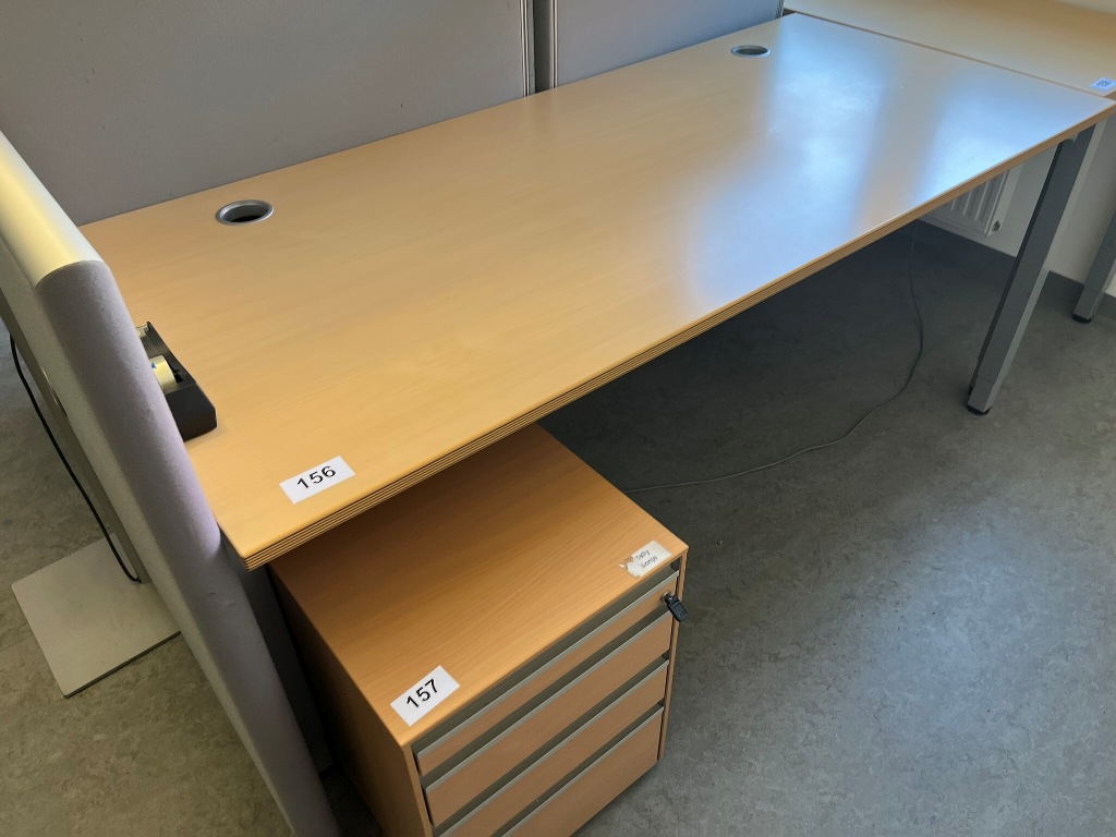 BENE Schreibtisch ca. 180 x 80 cm?d=2026-09-09 23:22:27