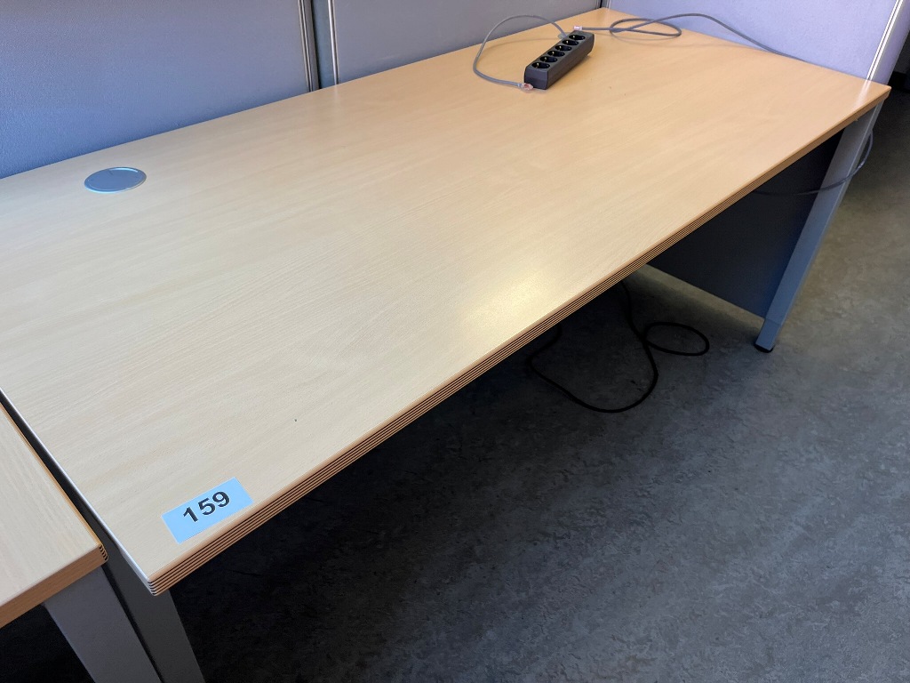 BENE Schreibtisch ca. 180 x 80 cm?d=2026-09-09 23:22:25