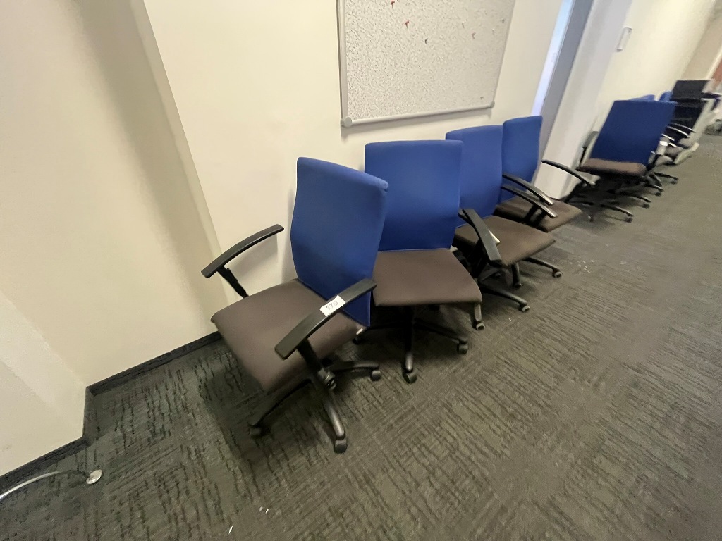 4 Stk. B&uuml;rodrehst&uuml;hle SATO mit starken Gebrauchsspuren?d=2026-09-09 23:22:31