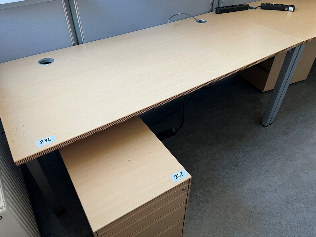 BENE Schreibtisch ca. 180 x 80 cm?d=2026-09-10 00:03:13