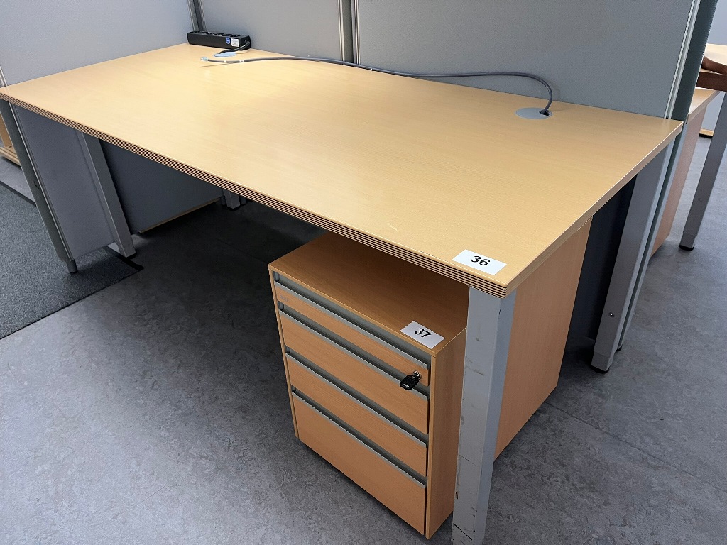 BENE Schreibtisch ca. 180 x 80 cm?d=2026-09-09 23:19:47