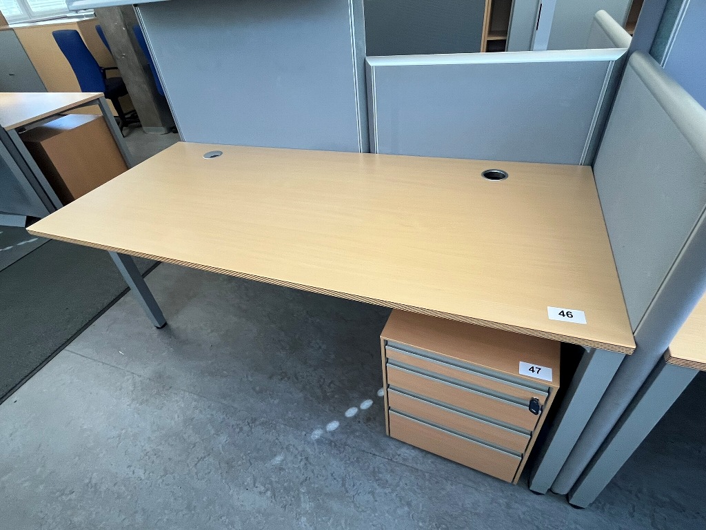 BENE Schreibtisch ca. 180 x 80 cm?d=2026-09-09 23:19:45