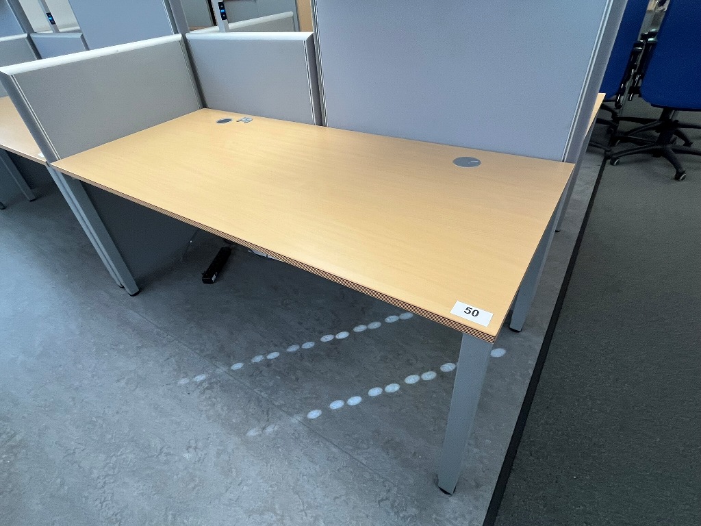 BENE Schreibtisch ca. 180 x 80 cm?d=2026-09-09 23:20:25