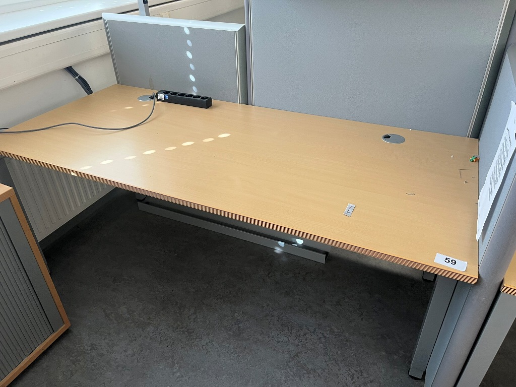 BENE Schreibtisch ca. 180 x 80 cm?d=2026-09-09 23:20:25