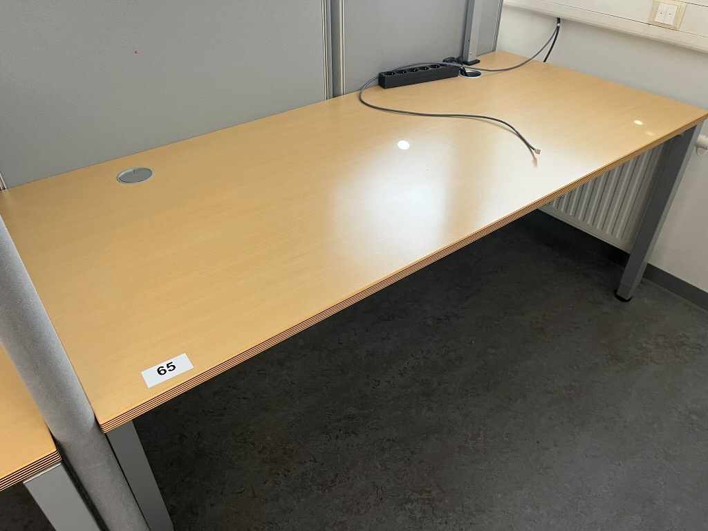 BENE Schreibtisch ca. 180 x 80 cm?d=2026-09-09 23:22:47