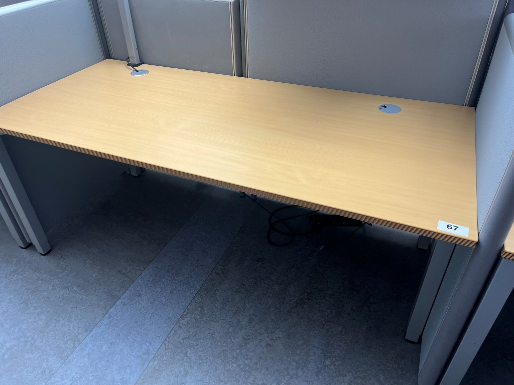 BENE Schreibtisch ca. 180 x 80 cm?d=2026-09-09 23:22:46