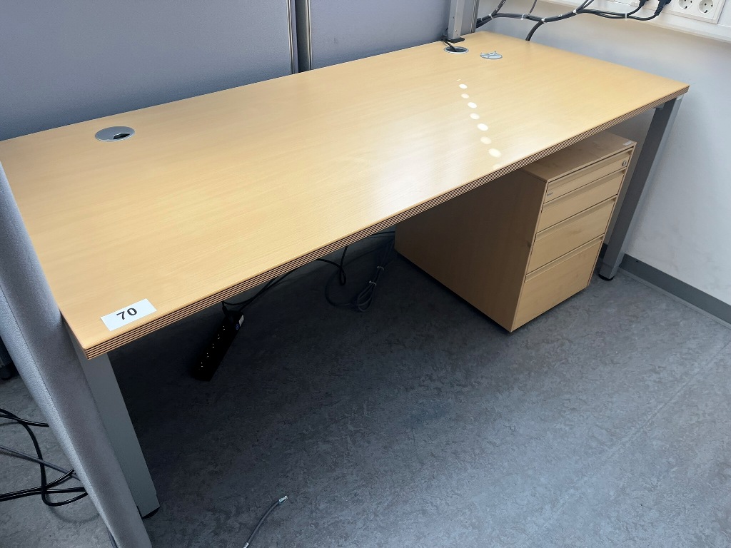 BENE Schreibtisch ca. 180 x 80 cm?d=2026-09-09 23:23:22