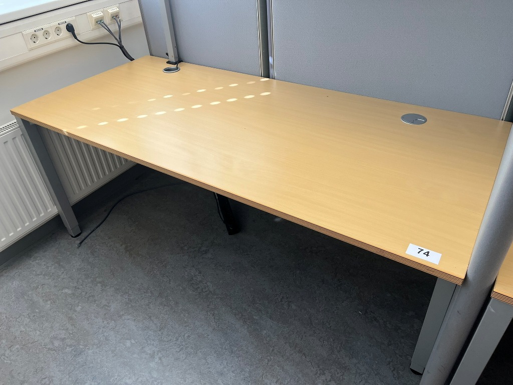 BENE Schreibtisch ca. 180 x 80 cm?d=2026-09-09 23:22:31