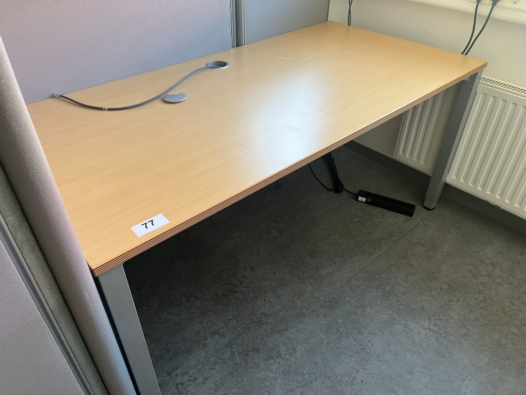 BENE Schreibtisch ca. 160 x 80 cm?d=2026-09-09 23:22:26