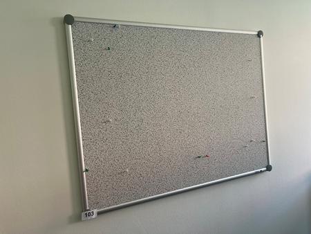 Whiteboard ca. 120 x 90 cm Whiteboard ca. 120 x 90 cm