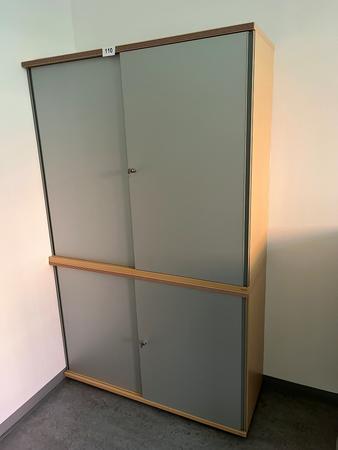 Aktenschrank-Kombination, 2teilig, bestehend aus Ober- und Unterschrank, 1 x 120 x 45 x 80 cm und ca. 1 x 120 x 45 x 113cm, 5 Ordnerhöhen Aktenschrank-Kombination, 2teilig, bestehend aus Ober- und Unterschrank, 1 x 120 x 45 x 80 cm und ca. 1 x 120 x 45 x 113cm, 5 Ordnerhöhen