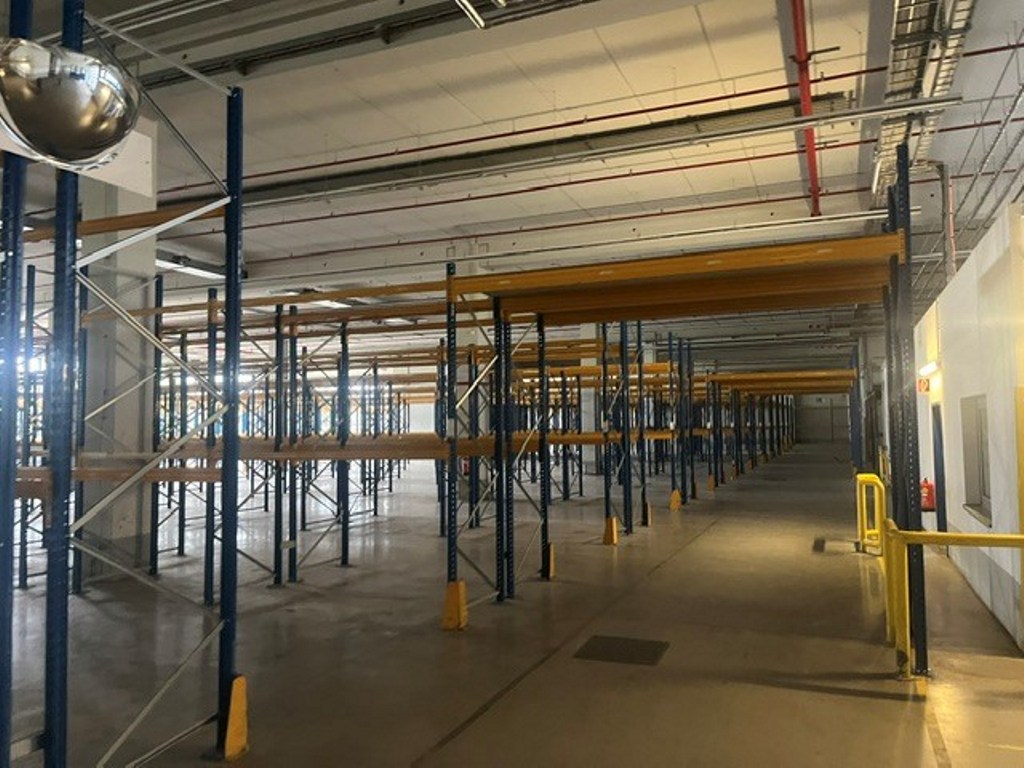24.30 lfm Jungheinrich Schwerlastregal