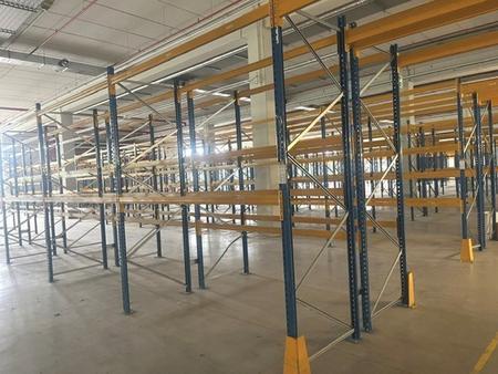 24.30 lfm Jungheinrich Schwerlastregal, bestehend aus 10 Jungheinrich Regalstehern 3200 mm und 36 Stk. Einh�ngebalken 2700 mm  und Sicherungen, 81 Palettenpl�tze / 9 Feder , Ware demontiert