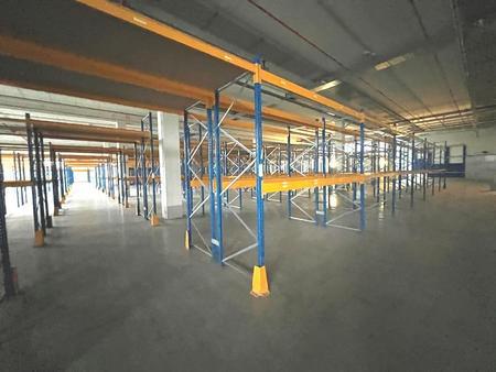 24.30 lfm Jungheinrich Schwerlastregal, bestehend aus 10 Jungheinrich Regalstehern 3200 mm und 36 Stk. Einh�ngebalken 2700 mm  und Sicherungen, 81 Palettenpl�tze / 9 Feder , Ware demontiert