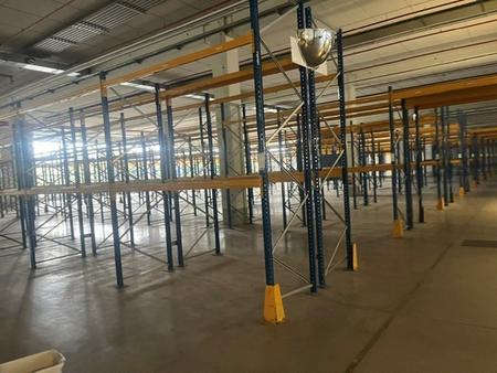 24.30 lfm Jungheinrich Schwerlastregal, bestehend aus 10 Jungheinrich Regalstehern 3200 mm und 36 Stk. Einh�ngebalken 2700 mm  und Sicherungen, 81 Palettenpl�tze / 9 Feder , Ware demontiert