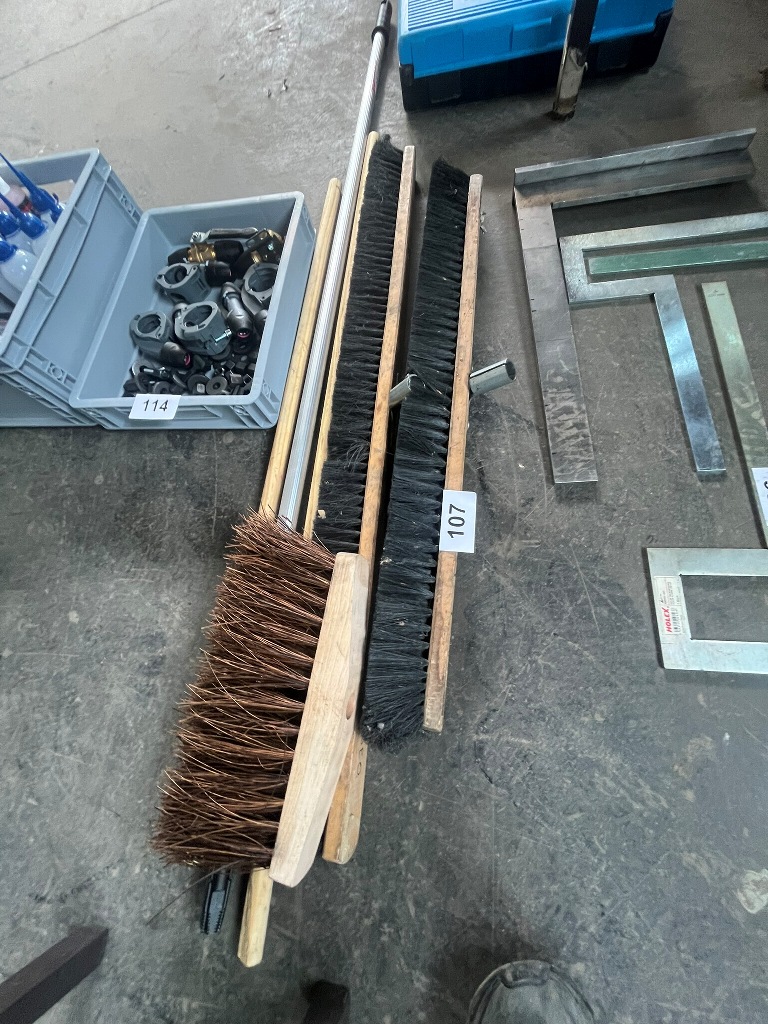 Posten Handbesen und Stiele